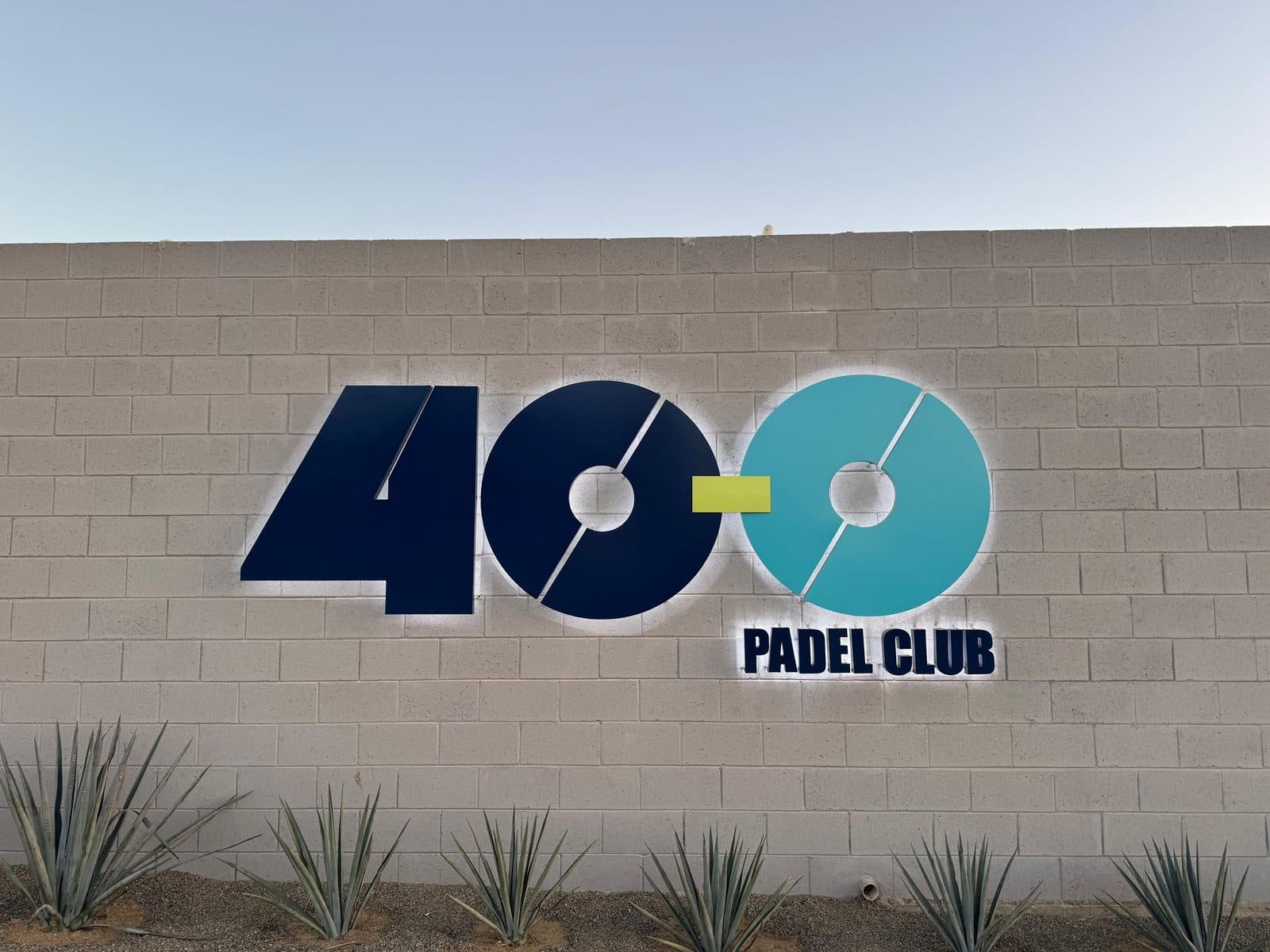 40-0 Padel Club banner