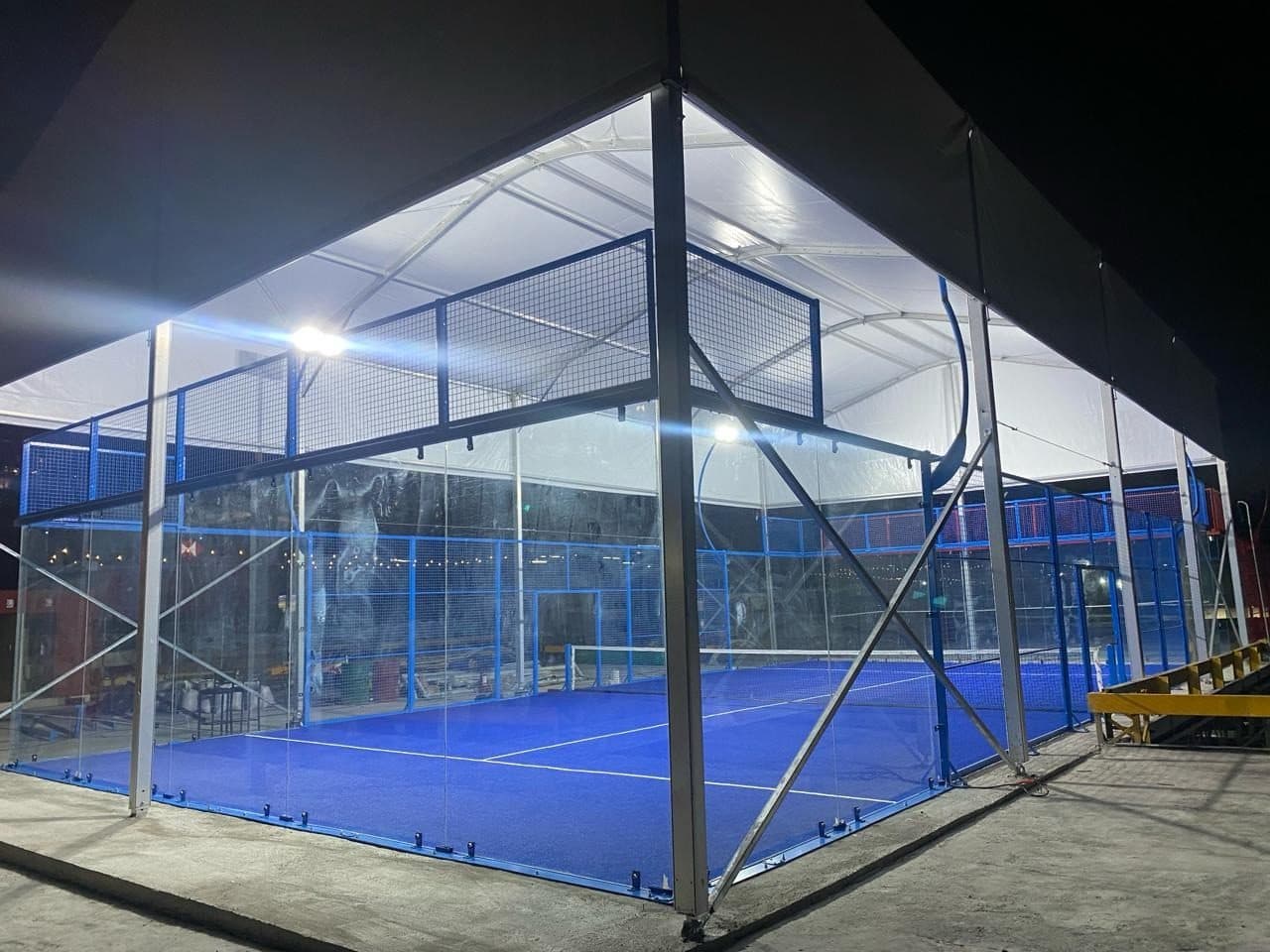 B Pádel padel courts