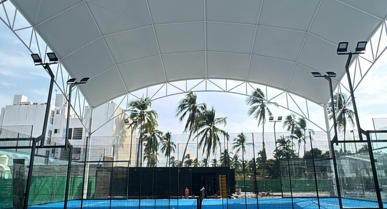 Carbono Manzanillo padel courts