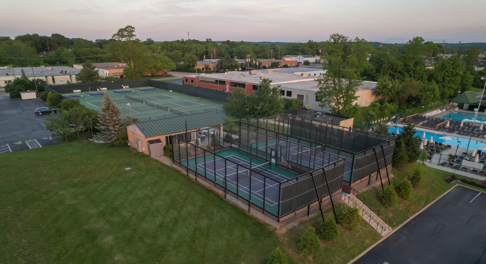 Cincinnati Sports Club padel courts