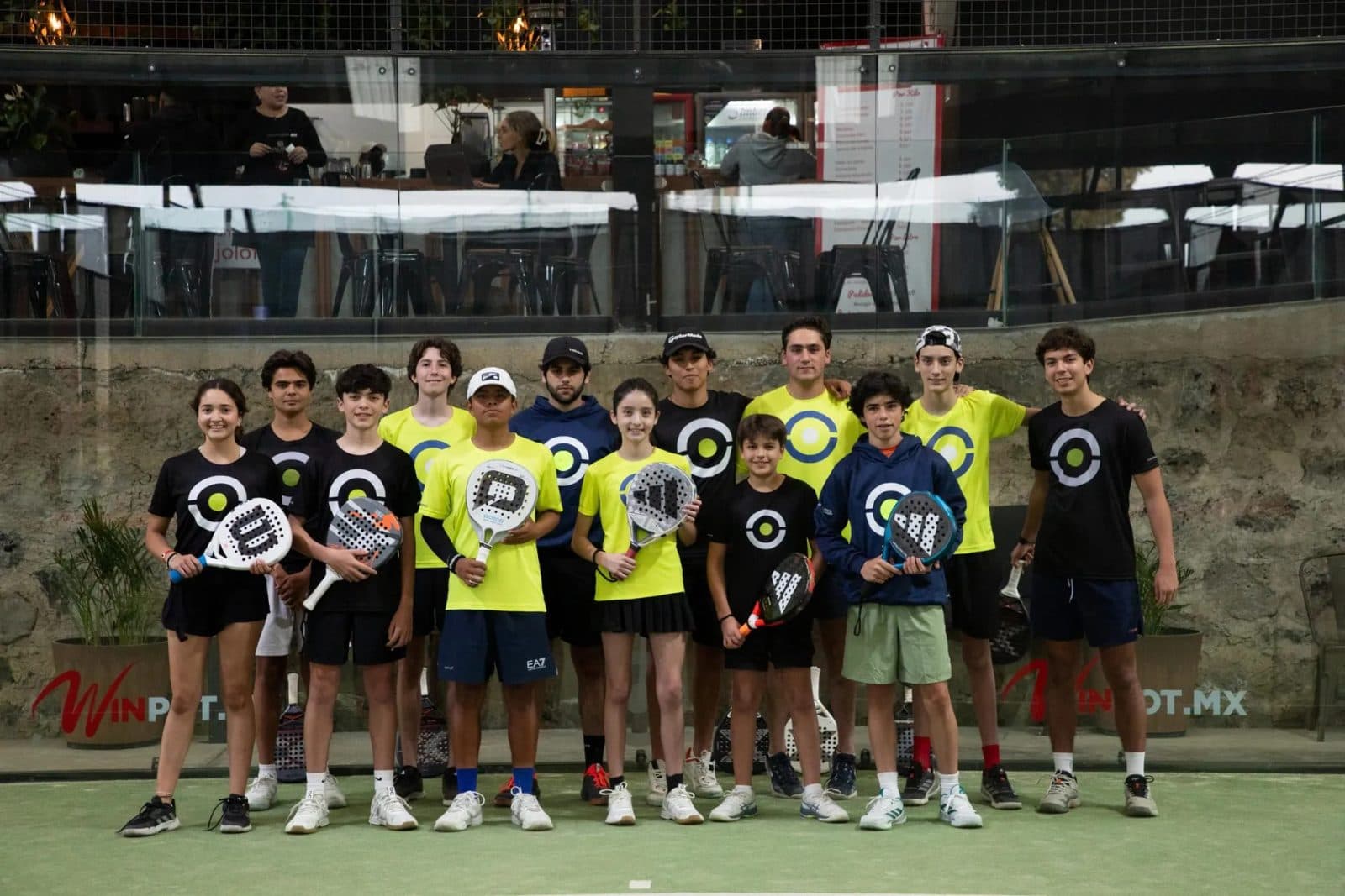 Contrapared padel courts