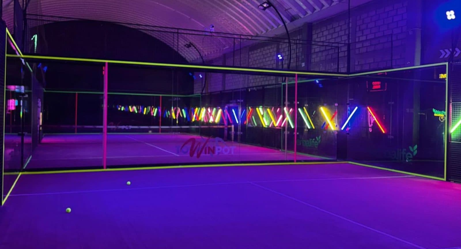 Indoor Pala Padel Club padel courts