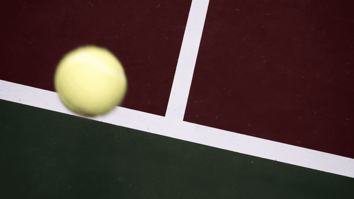 Maywood Racquets Club padel courts
