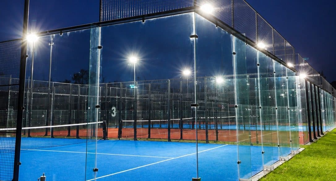 Metrópoli Club padel courts