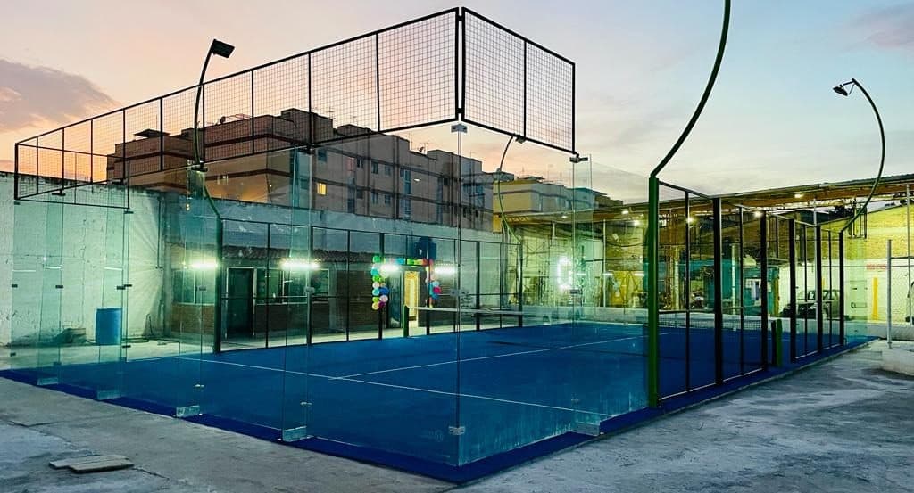 Padel Club Oriente padel courts