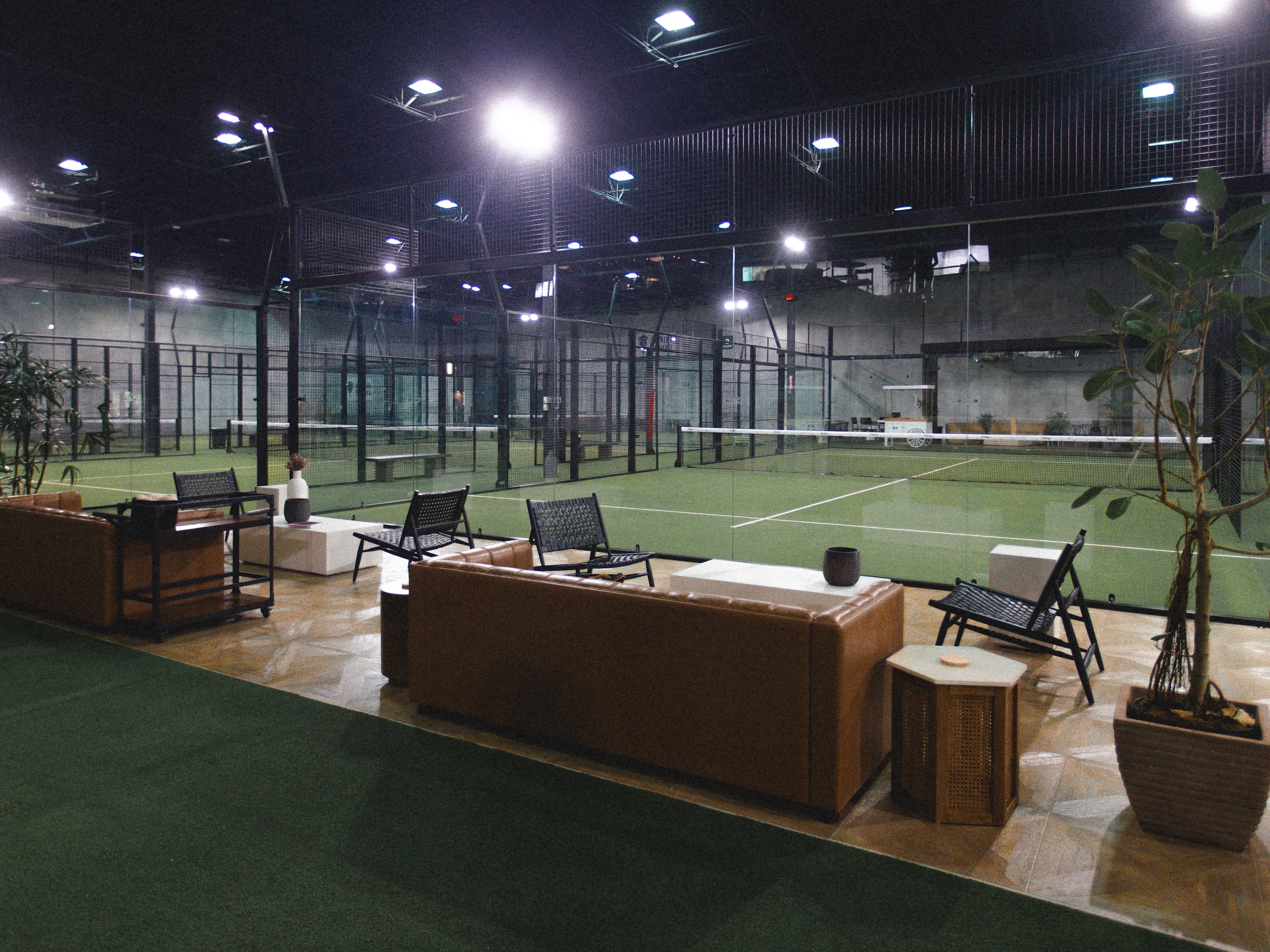 Replay Club padel courts