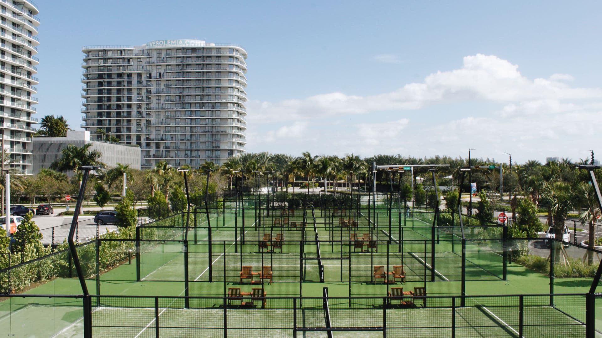 RESERVE PADEL banner
