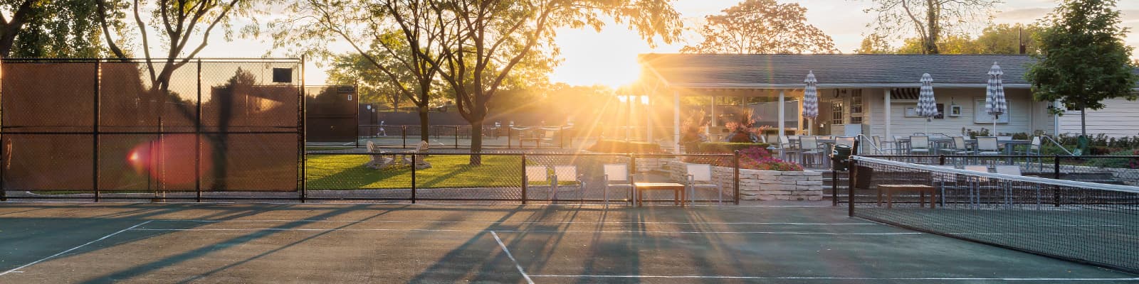 Saddle & Cycle Club padel courts