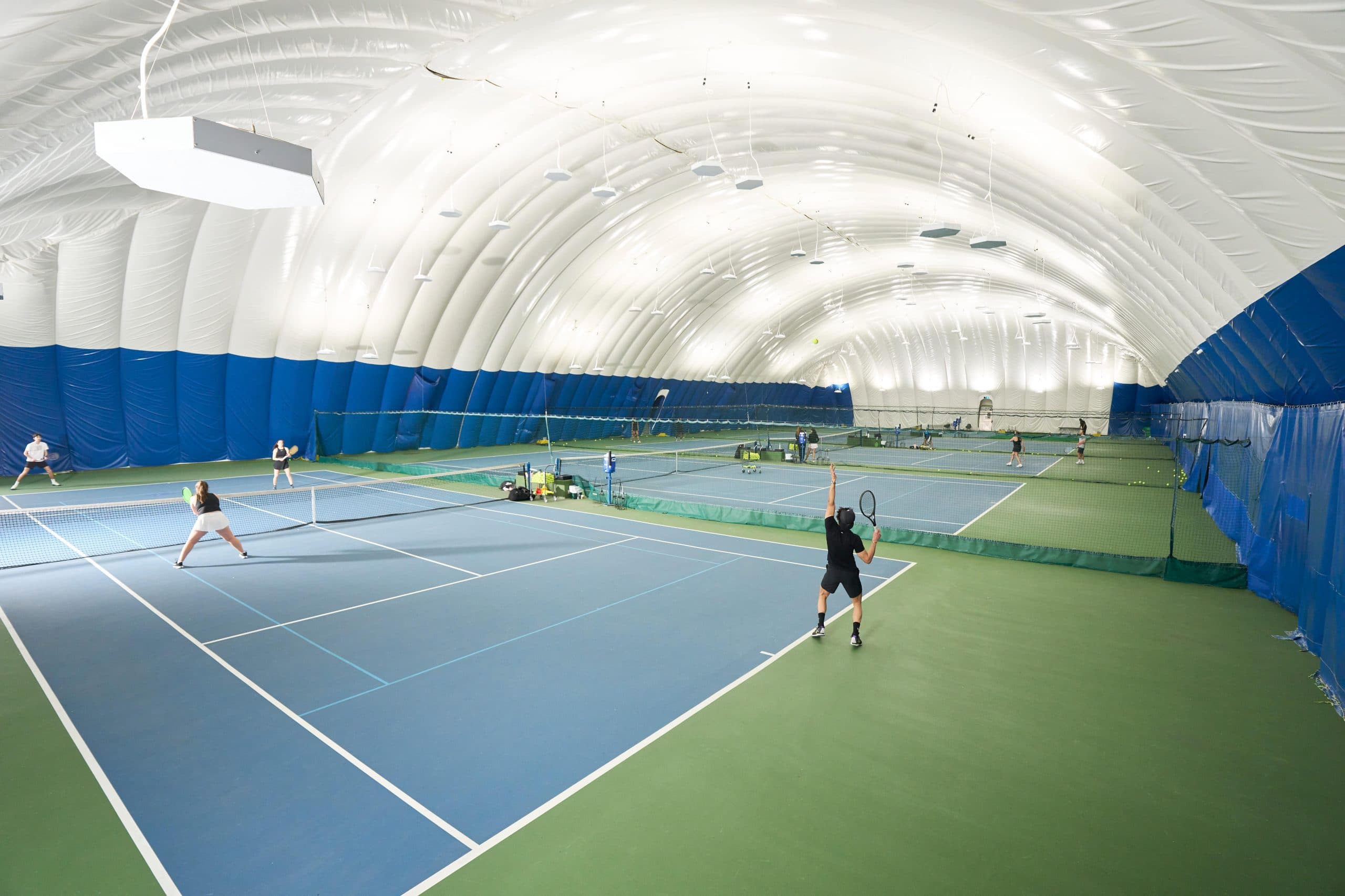 Manhattan Plaza Racquet Club padel courts