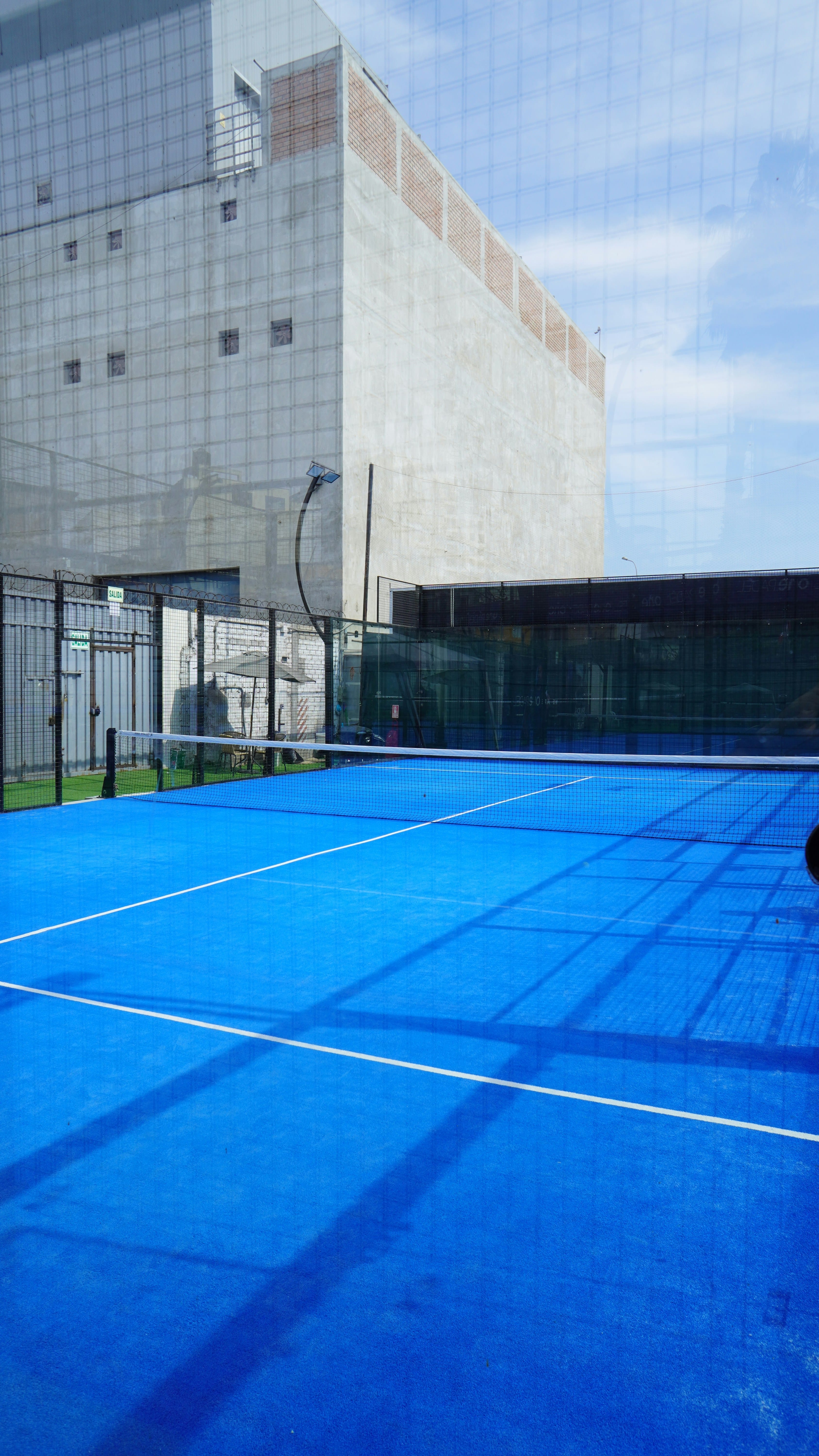 Padel Grip Guide: How to Hold Your Racket