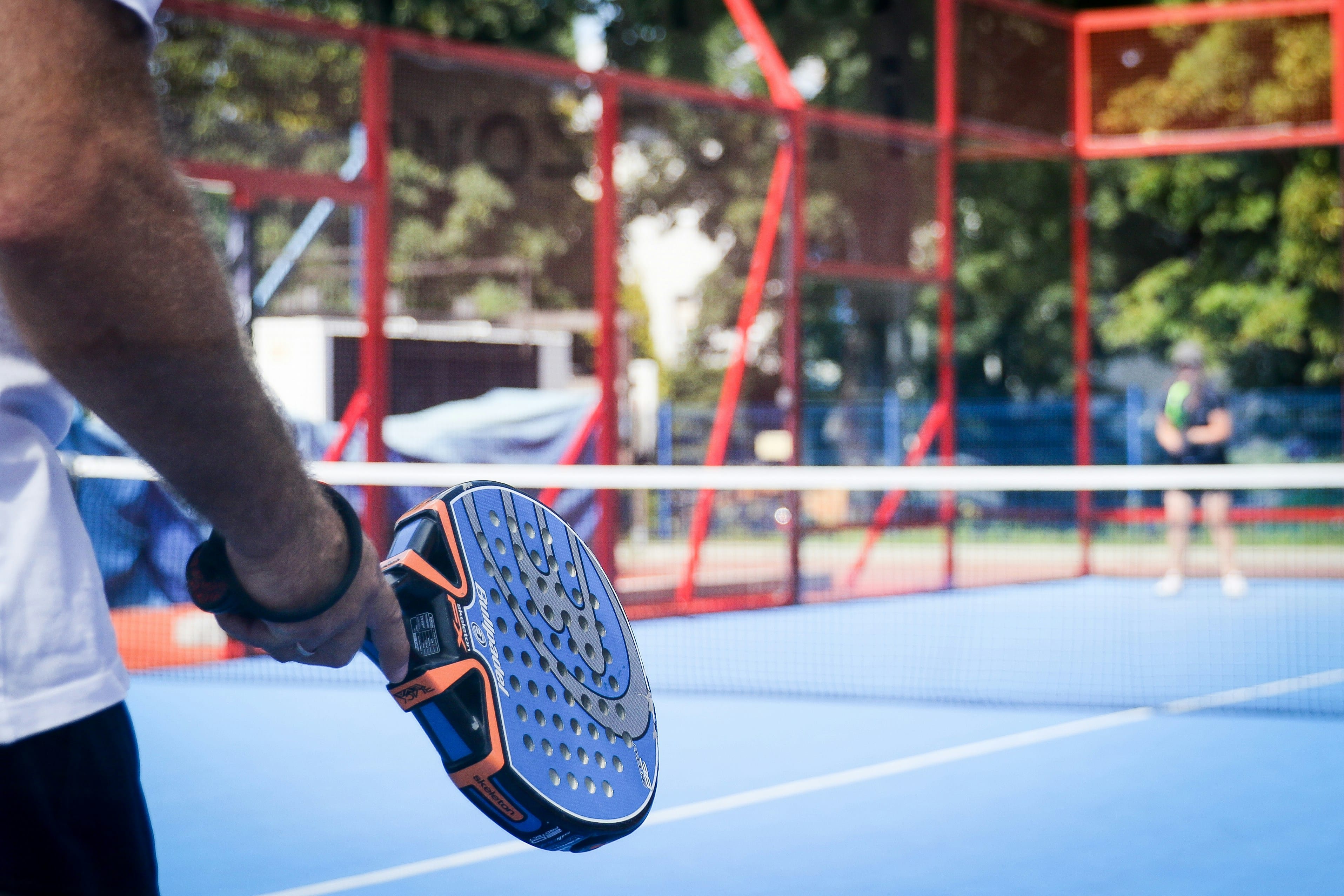How to Use the Glass Walls in Padel: A Beginner's Guide